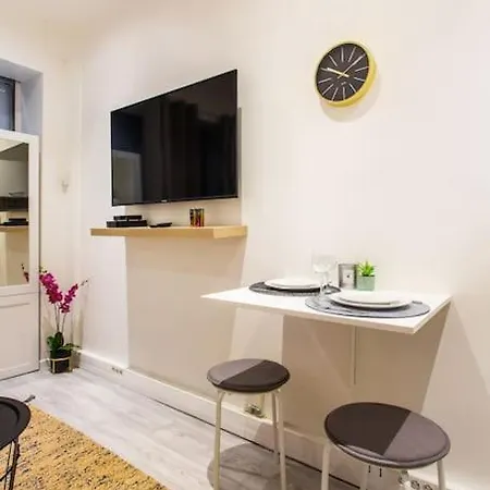Hsh Condamine-batignolles Cosy Studio Parijs